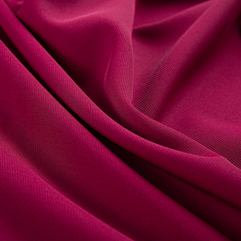 DS382 rojo 272GSM Tejido de sarga de filamento mate opaco, poliéster elástico en cuatro lados, drapeado agradable para la piel, resistente a las arrugas y al desgaste